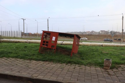 В Керчи продолжается работа по демонтажу незаконных конструкций и самовольных построек