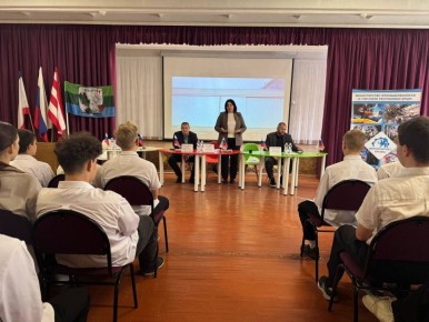 В Керченской школе № 11 имени Серго Орджоникидзе состоялась профориентационная встреча для учащихся 9-х и 10-х классов, организованная в рамках проекта «Азбука промышленности»