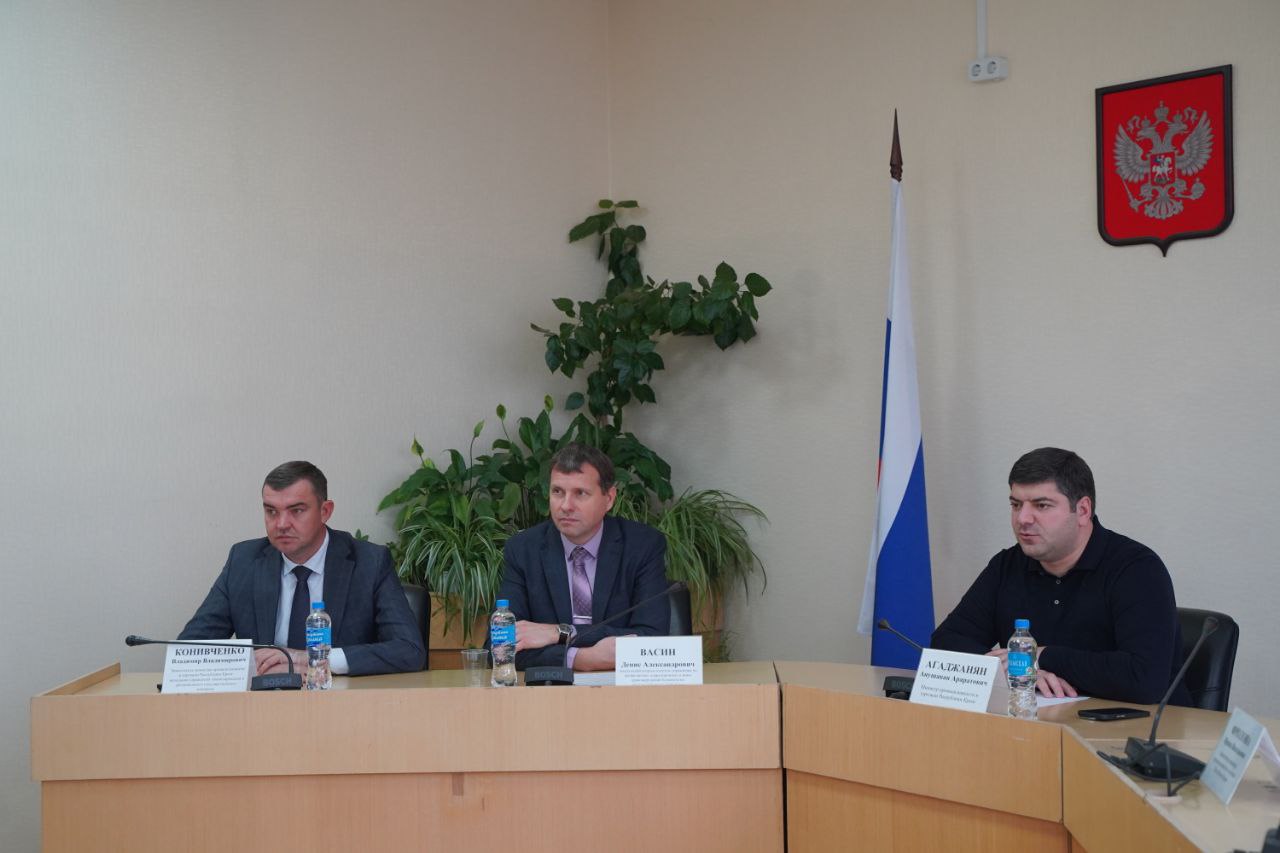 В преддверии Международного дня борьбы с коррупцией, который ежегодно отмечается 9 декабря, в Министерстве промышленности и торговли Республики Крым состоялся обучающий семинар для государственных гражданских служащих