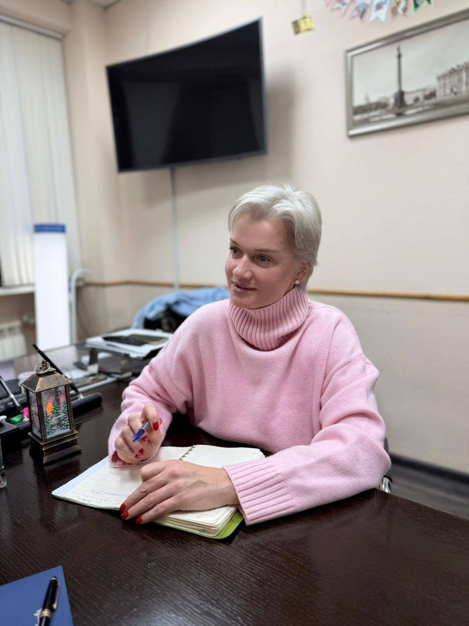 Ольга Торубарова: Вместе с ветераном боевых действий СВО, участником кадрового проекта «Герои Крыма» Сергеем Сергеевичем Каменевым встретились с двукратной олимпийской чемпионкой в упражнениях на брусьях (1996, 2000)... Ольга Торубарова: Вместе с ветераном боевых действий СВО, участником кадрового проекта «Герои Крыма» Сергеем Сергеевичем Каменевым встретились с двукратной олимпийской чемпионкой в упражнениях на брусьях (1996, 2000)...