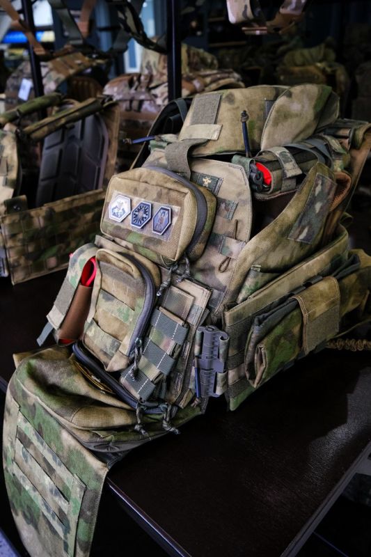 Два майора: ТЕПЕРЬ В КРЫМУ МОЖНО КУПИТЬ КАЧЕСТВЕННУЮ БРОНЮ ДЛЯ РЕАЛЬНОЙ ВОЙНЫ! Два майора: ТЕПЕРЬ В КРЫМУ МОЖНО КУПИТЬ КАЧЕСТВЕННУЮ БРОНЮ ДЛЯ РЕАЛЬНОЙ ВОЙНЫ!