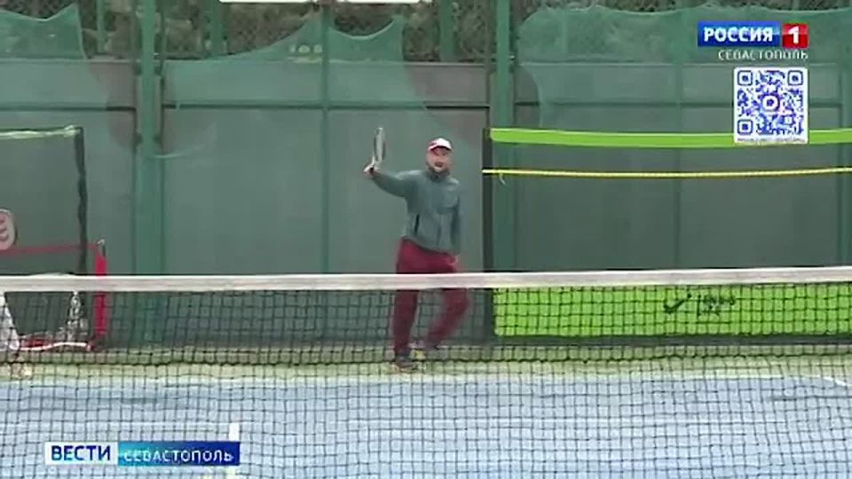 С наступлением зимы севастопольские семьи приглашают на корты