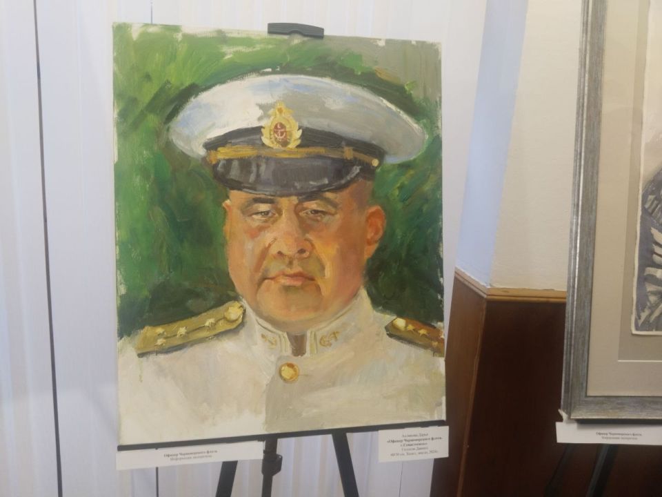 В Симферополе открылась художественная выставка «Героями наша Отчизна сильна» В Симферополе открылась художественная выставка «Героями наша Отчизна сильна»