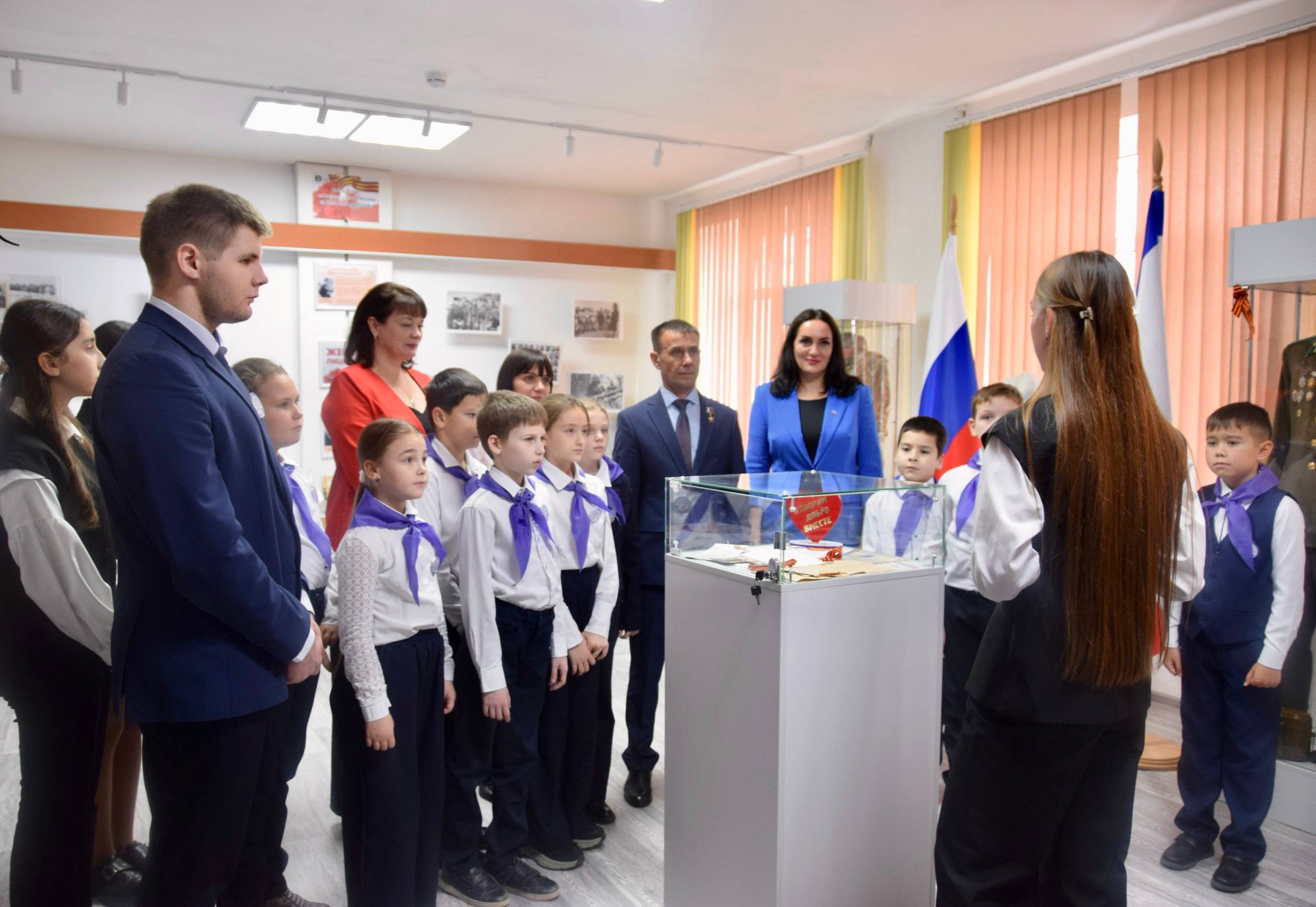 Юрий Нимченко: 1 декабря в ходе рабочей поездки совместно с главой сельского поселения Сергеем Александровичем Хромовым посетил Петровскую школу №2. Выражаю благодарность директору учреждения Инне Николаевне Кузьменко за... Юрий Нимченко: 1 декабря в ходе рабочей поездки совместно с главой сельского поселения Сергеем Александровичем Хромовым посетил Петровскую школу №2. Выражаю благодарность директору учреждения Инне Николаевне Кузьменко за...