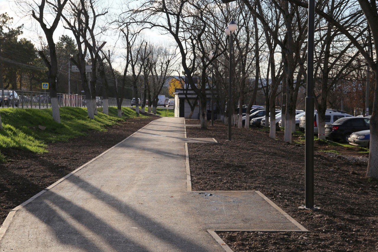 Глава администрации Бахчисарая Дмитрий Скобликов проинспектировал работы по благоустройству городских территорий и провел рабочие встречи с подрядными организациями Глава администрации Бахчисарая Дмитрий Скобликов проинспектировал работы по благоустройству городских территорий и провел рабочие встречи с подрядными организациями