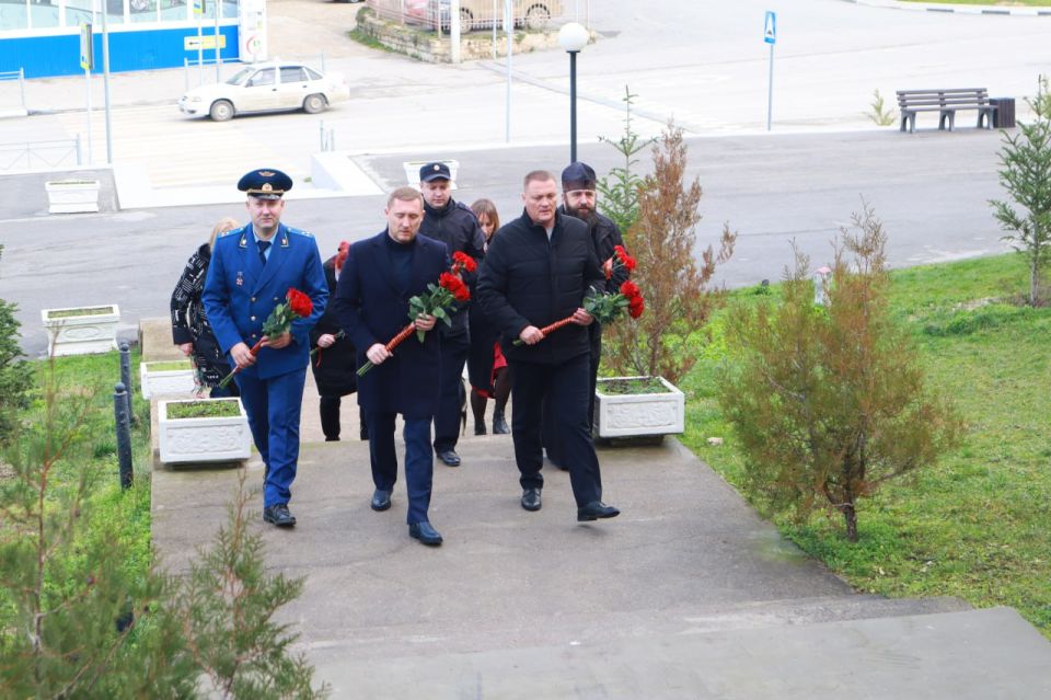 ������� �������: �������, 3 �������, ������ �������� ���� ������������ �������