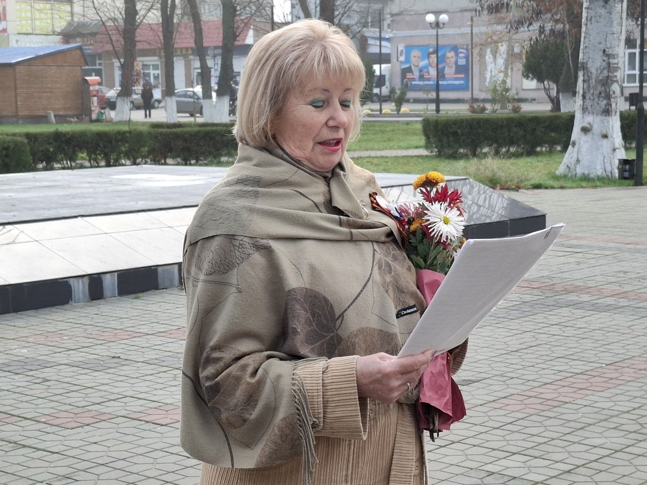 Александр Харламов: Сегодня совместно с председателем Советского районного совета Викторией Грицай принял участие в мероприятии, приуроченном ко Дню Неизвестного Солдата Александр Харламов: Сегодня совместно с председателем Советского районного совета Викторией Грицай принял участие в мероприятии, приуроченном ко Дню Неизвестного Солдата