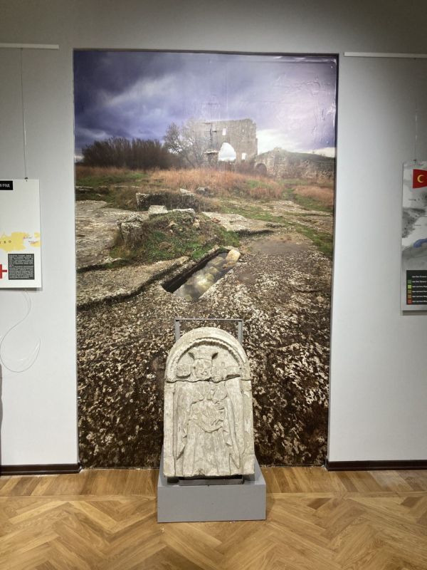 28 ноября 2025 года в Центральном музее Тавриды стартовал выставочный проект «Последняя гавань купца Афанасия. Крым. 1475 г.», воплощенный в жизнь при грантовой поддержке Фонда "История Отечества", содействии Министерства... 28 ноября 2025 года в Центральном музее Тавриды стартовал выставочный проект «Последняя гавань купца Афанасия. Крым. 1475 г.», воплощенный в жизнь при грантовой поддержке Фонда "История Отечества", содействии Министерства...