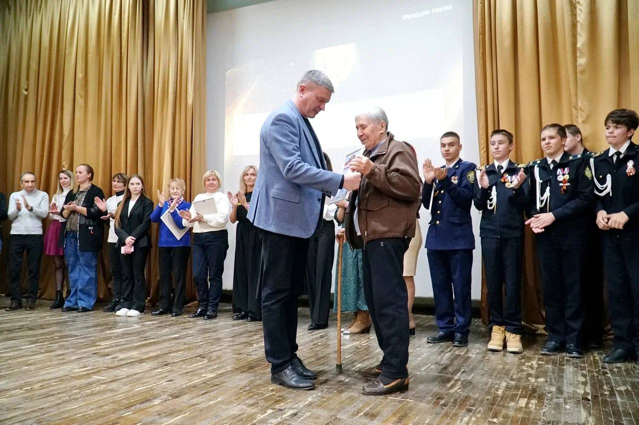 Александр Юрьев: В преддверии Дня добровольца поздравил евпаторийских волонтёров с праздником Александр Юрьев: В преддверии Дня добровольца поздравил евпаторийских волонтёров с праздником