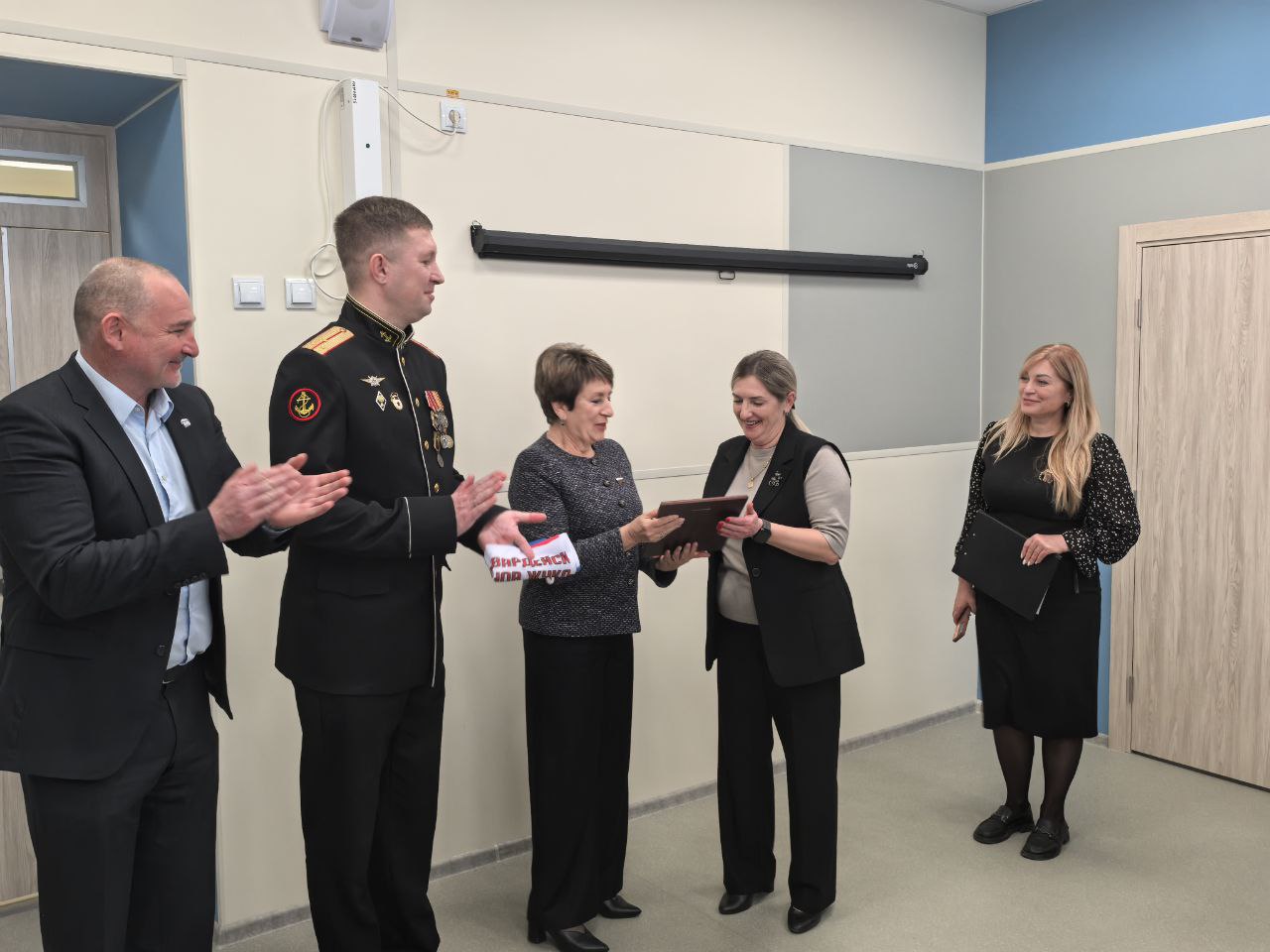 Екатерина Алтабаева: В преддверии Дня волонтеров, который отмечается в России 5 декабря, посетила школу № 41 им. И.К. Яцуненко. Учащиеся, родители, педагоги постоянно участвуют в помощи нашим военнослужащим, регулярно... Екатерина Алтабаева: В преддверии Дня волонтеров, который отмечается в России 5 декабря, посетила школу № 41 им. И.К. Яцуненко. Учащиеся, родители, педагоги постоянно участвуют в помощи нашим военнослужащим, регулярно...