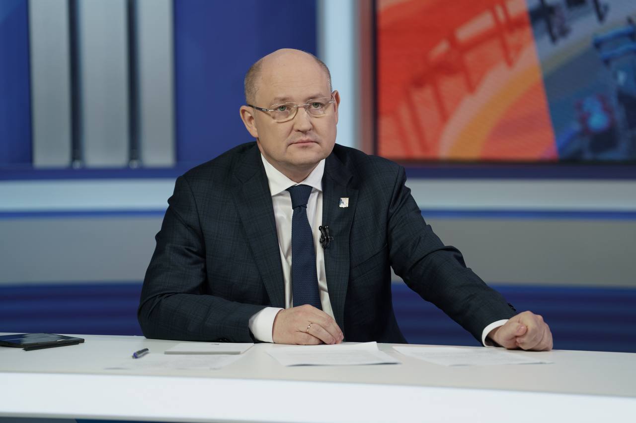 Михаил Развожаев: Провёл прямую линию на телеканале СТВ Михаил Развожаев: Провёл прямую линию на телеканале СТВ