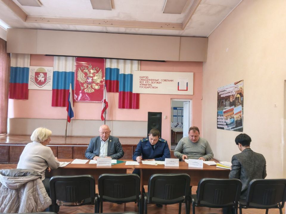 Денис Олейник: Сегодня провели заседание рабочей группы по борьбе с нелегальной занятостью