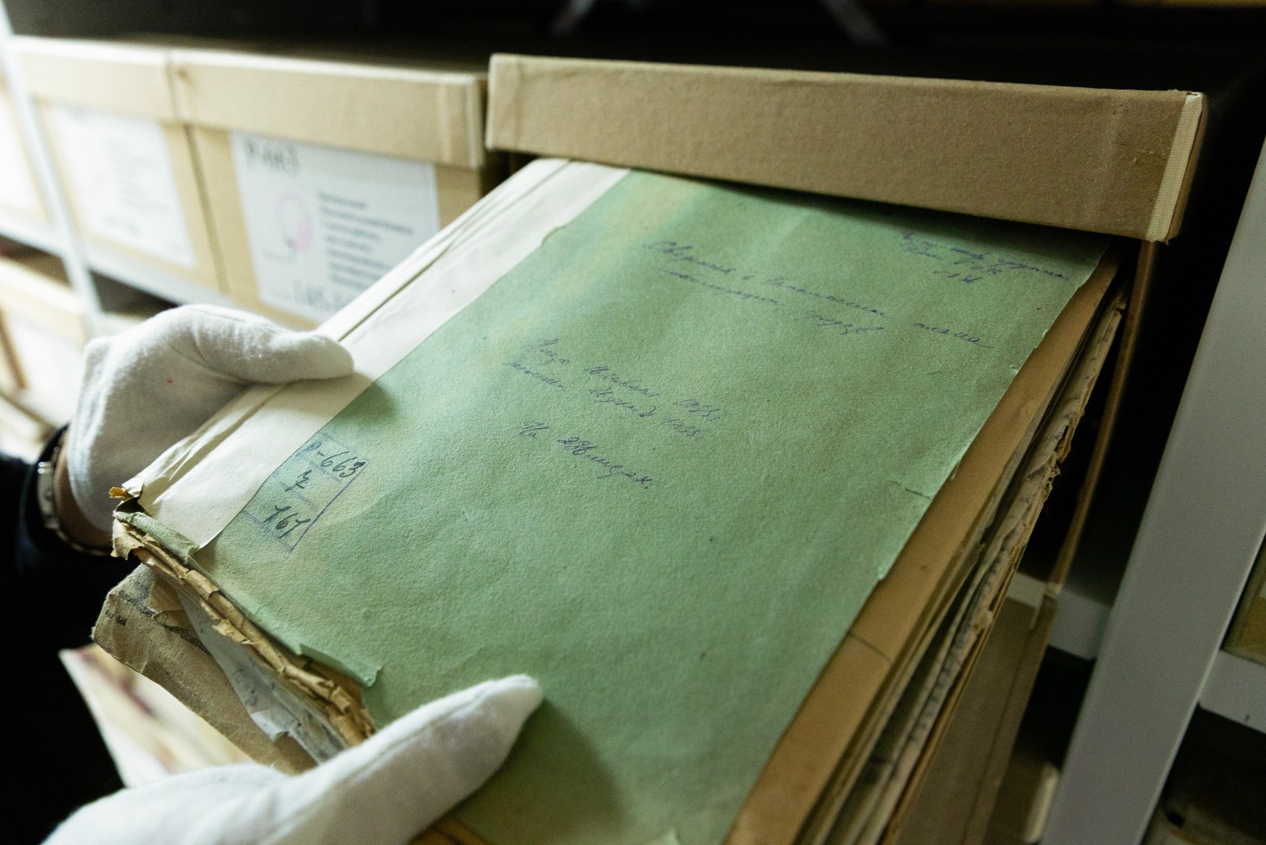 Сергей Аксенов обсудил с руководителем Госкомархива Олегом Лобовым задачи, стоящие перед архивистами республики Сергей Аксенов обсудил с руководителем Госкомархива Олегом Лобовым задачи, стоящие перед архивистами республики