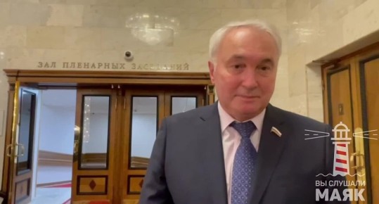 Председатель комитета по обороне Госдумы Андрей Картаполов считает, что Родину любить и интернет запретить - разные вещи