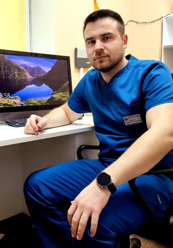 Предотвратил беду: севастопольский врач спас парня на улице