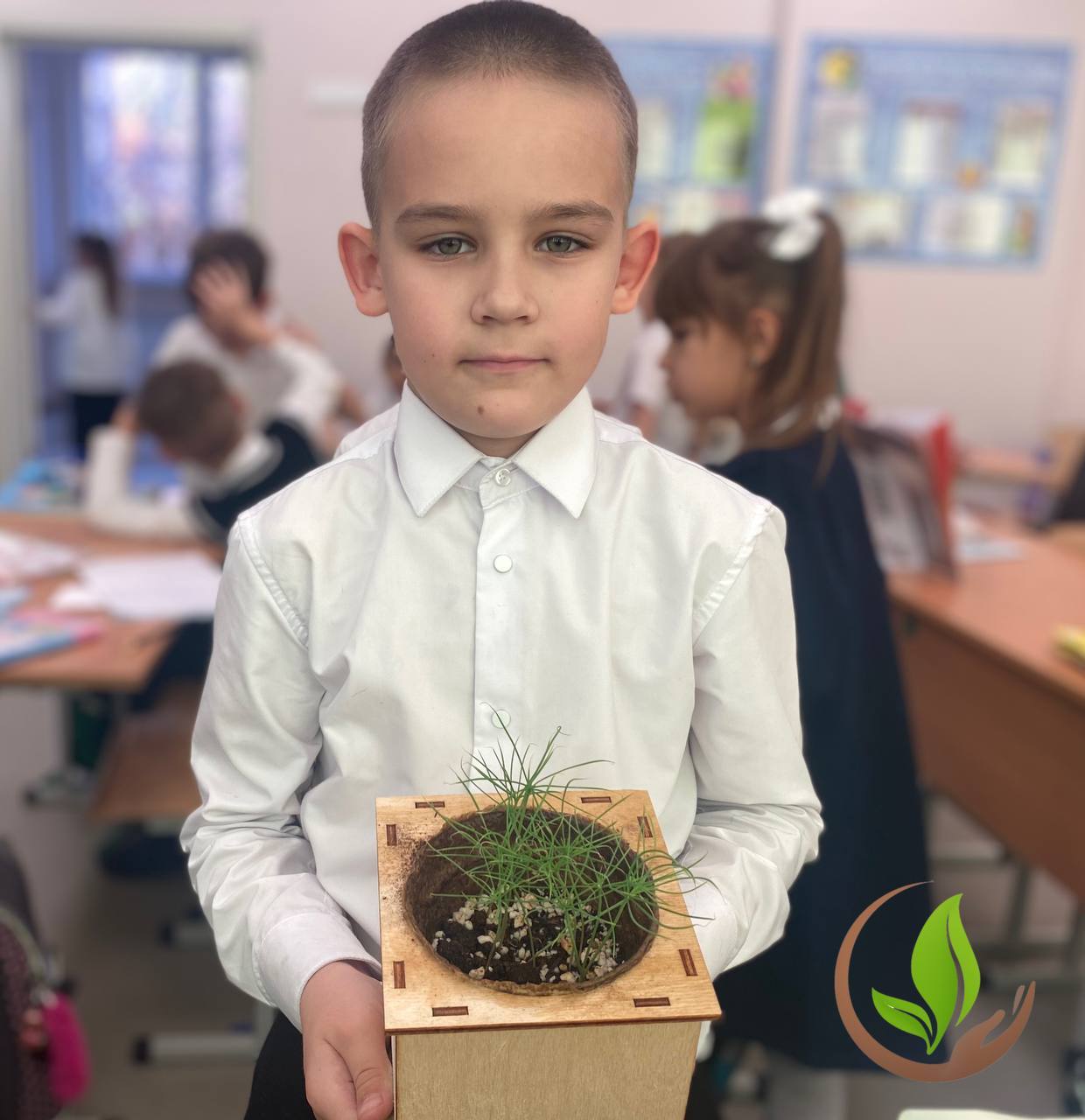 Ольга Шевцова: Они ещё маленькие Но уже сеют будущее Ольга Шевцова: Они ещё маленькие Но уже сеют будущее