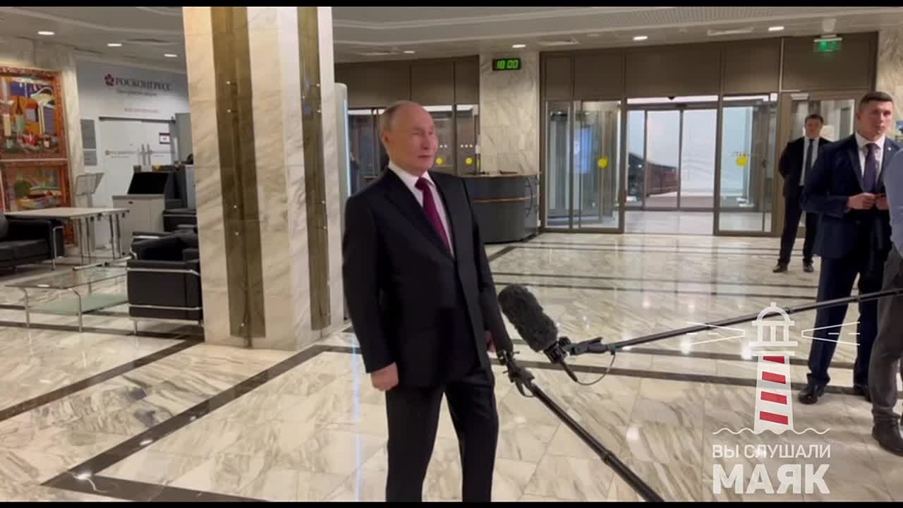 Денис Батурин: Военно-политический фактор - самый сильный в рамках украинского кризиса, и самый понятный Западу