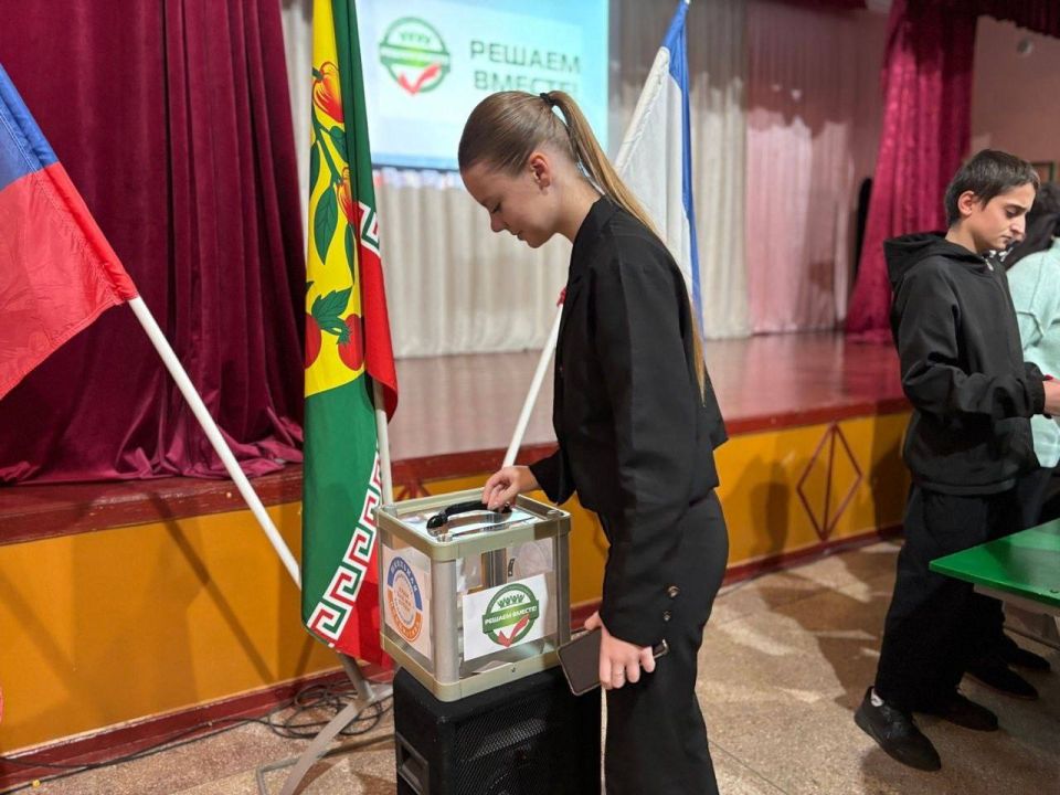 Антон Кравец: В общеобразовательных учреждениях района школьное инициативное бюджетирование эффективно реализуется в ярких проектах! Антон Кравец: В общеобразовательных учреждениях района школьное инициативное бюджетирование эффективно реализуется в ярких проектах!