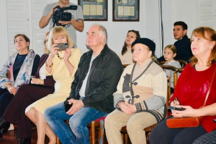 Выставка картин «Зима здесь!» открылась в Алуштинском музее