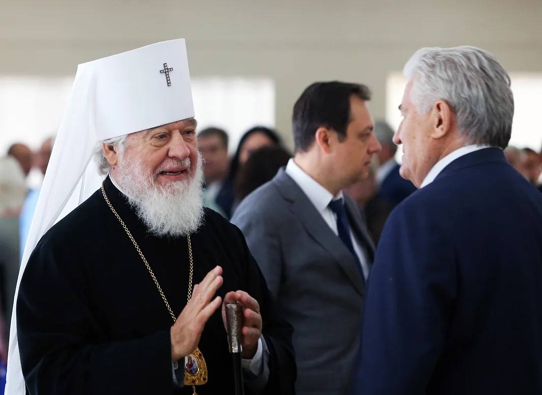 Бывший митрополит Самарский и Новокуйбышевский Сергий служит в самарском храме