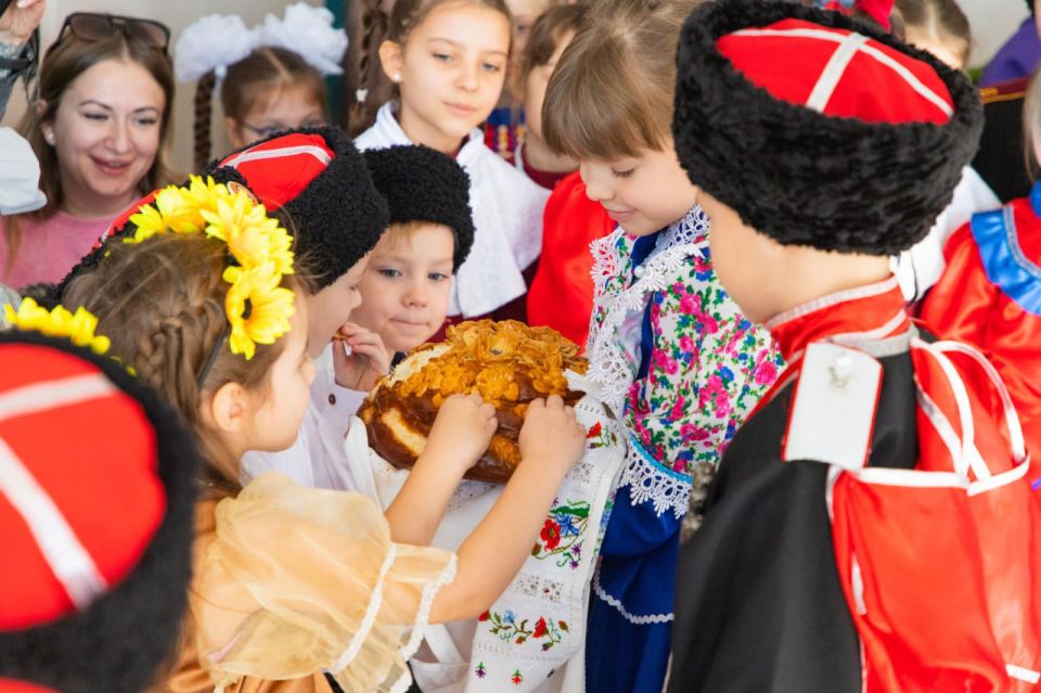 ������ �������: �������, 4 �������, �� ��������� �������� �� ���� ��������� ��������� ����� ���������� � ���������� �����