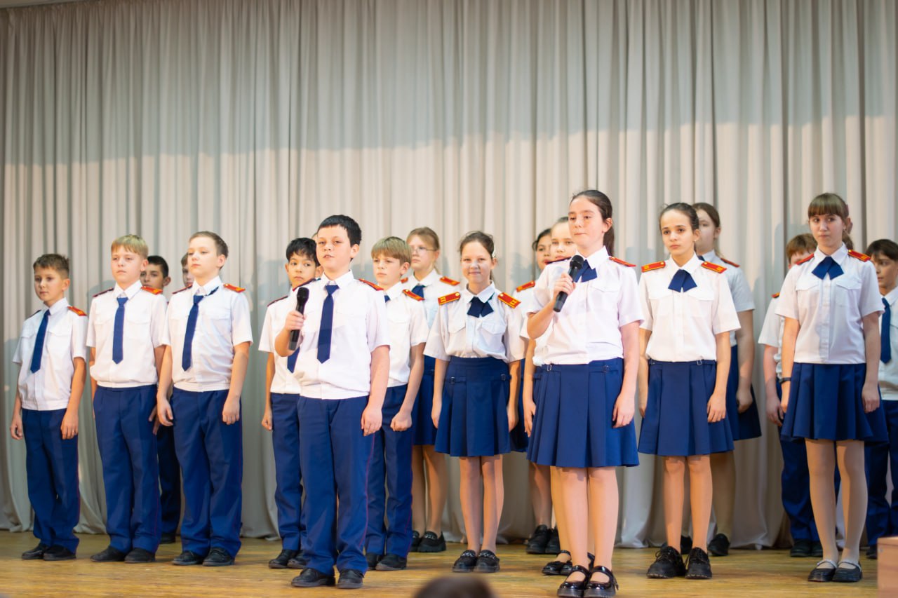 В Симферополе прошла конференция старшеклассников «Ровесник – ровеснику» В Симферополе прошла конференция старшеклассников «Ровесник – ровеснику»