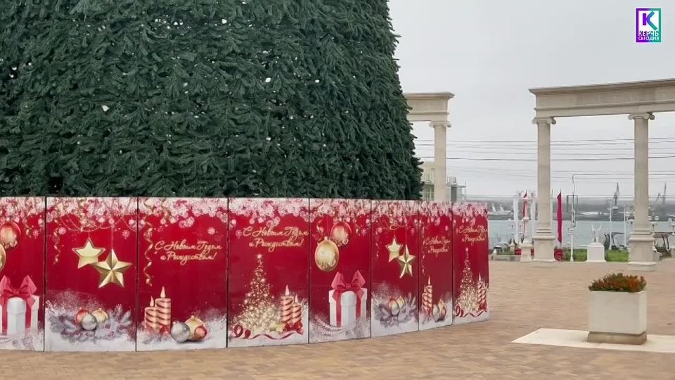 В Керчи активно продолжается подготовка к Новому году