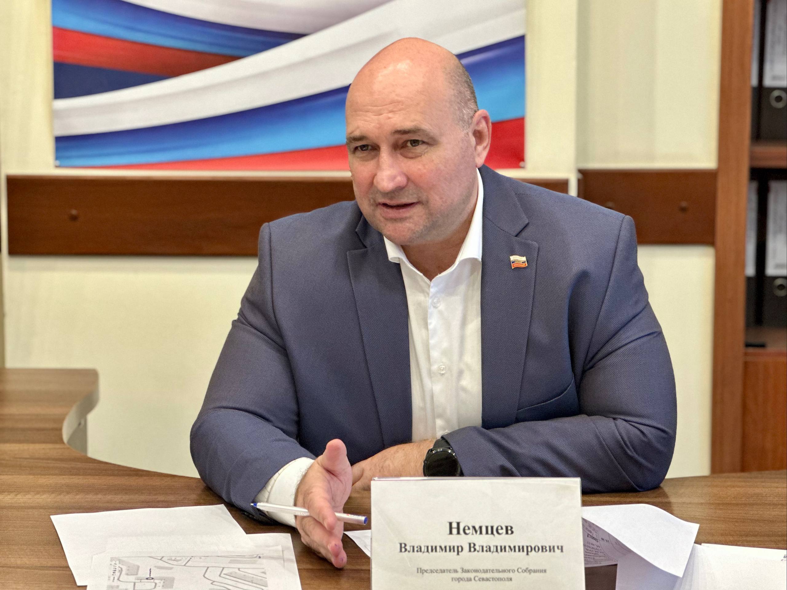 Владимир Немцев: В рамках декады приёмов граждан, приуроченной к 24-летию «Единой России», в Региональной общественной приёмной партии провёл приём граждан по личным вопросам Владимир Немцев: В рамках декады приёмов граждан, приуроченной к 24-летию «Единой России», в Региональной общественной приёмной партии провёл приём граждан по личным вопросам