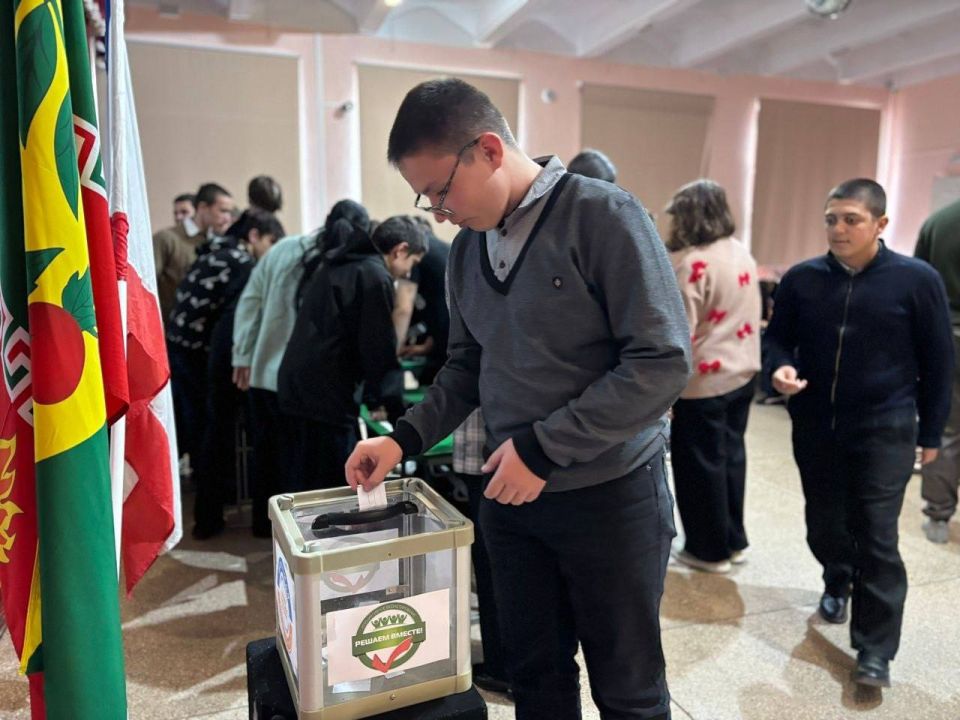 Антон Кравец: В общеобразовательных учреждениях района школьное инициативное бюджетирование эффективно реализуется в ярких проектах! Антон Кравец: В общеобразовательных учреждениях района школьное инициативное бюджетирование эффективно реализуется в ярких проектах!