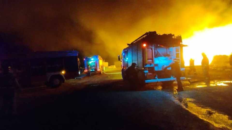 Угроза взрыва газовых баллонов была на пожаре в Феодосии Угроза взрыва газовых баллонов была на пожаре в Феодосии