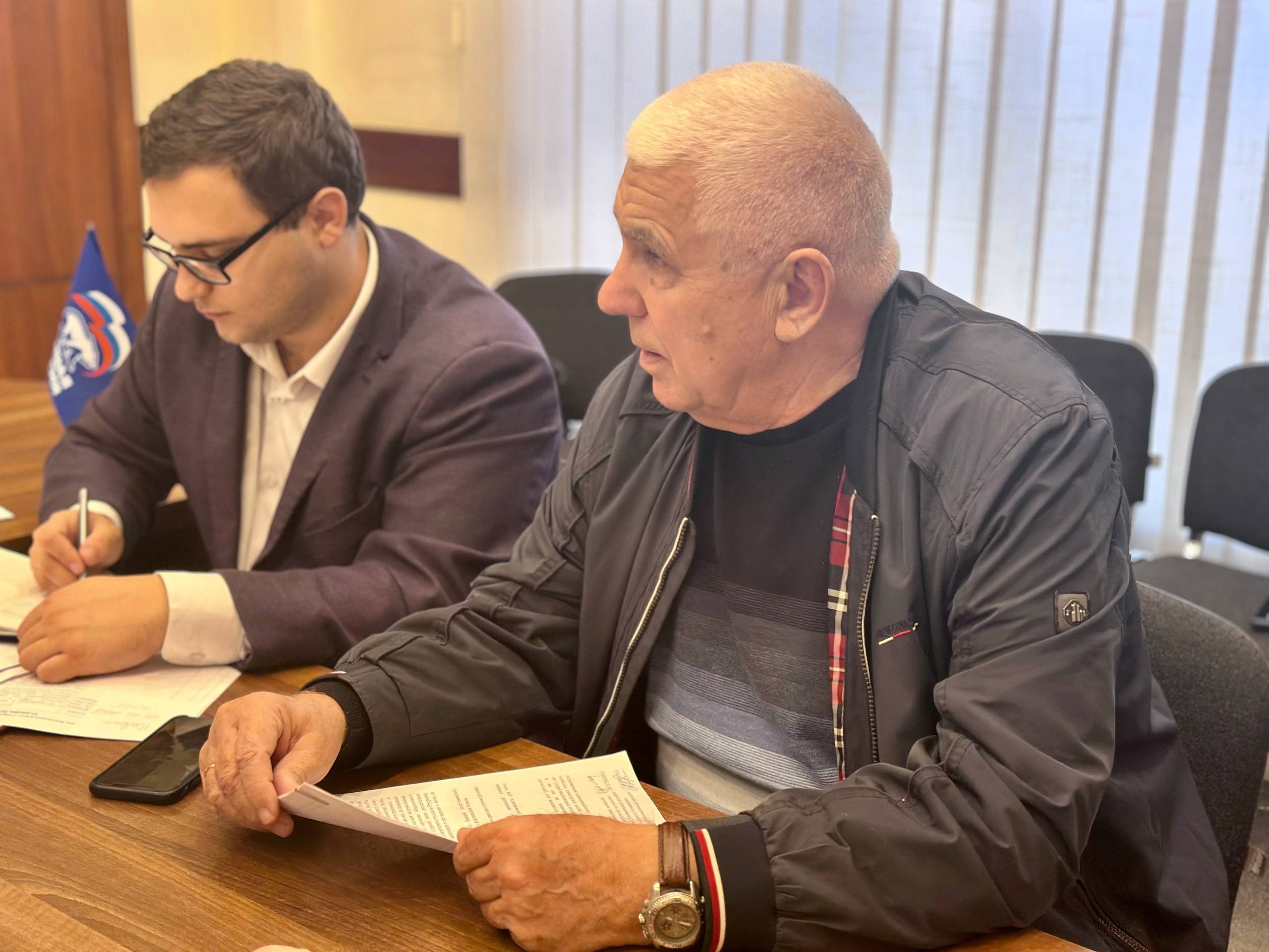 Владимир Немцев: В рамках декады приёмов граждан, приуроченной к 24-летию «Единой России», в Региональной общественной приёмной партии провёл приём граждан по личным вопросам Владимир Немцев: В рамках декады приёмов граждан, приуроченной к 24-летию «Единой России», в Региональной общественной приёмной партии провёл приём граждан по личным вопросам