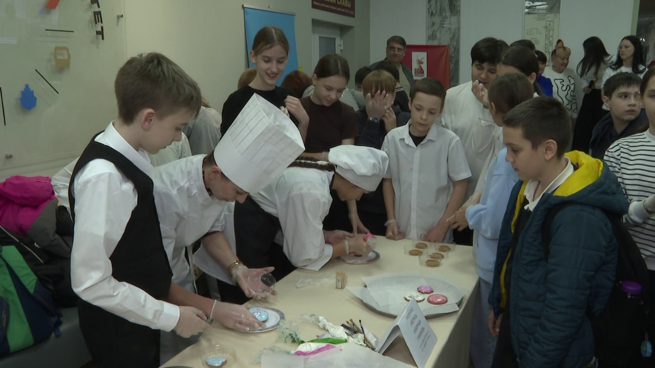 Республиканская выставка «Образование и карьера» прошла на базе «Симферопольского колледжа сферы обслуживания и дизайна» Республиканская выставка «Образование и карьера» прошла на базе «Симферопольского колледжа сферы обслуживания и дизайна»