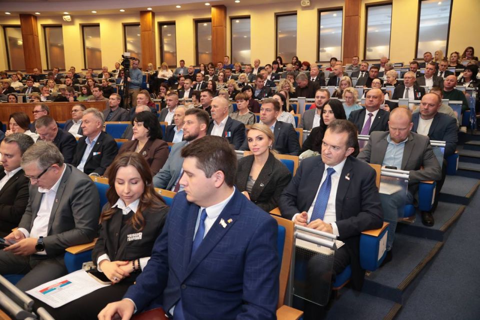 Анастасия Гридчина: Сегодня прошла XVII Конференции Крымского отделения «Единой России» подвели итоги работы в 2025 году, провели кадровую ротацию и определили планы Анастасия Гридчина: Сегодня прошла XVII Конференции Крымского отделения «Единой России» подвели итоги работы в 2025 году, провели кадровую ротацию и определили планы