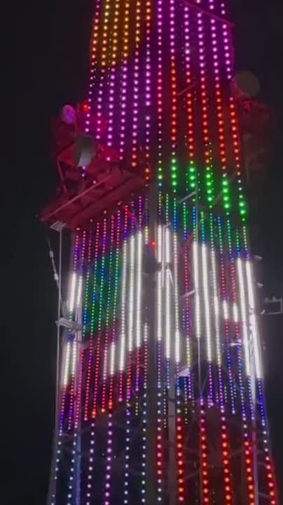 Симферопольская телебашня зажгла огни в честь Дня добровольца