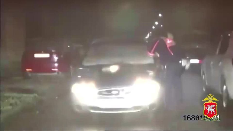 Водитель без прав устроил ночную погоню с полицией – дело закончилось стрельбой по колесам