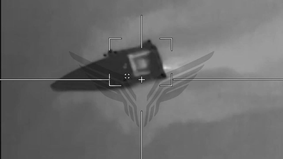 Поражение одного из украинских БЭК носителя AIM-9 Sidewinders ударом "Ланцета" в районе Крымского полуострова