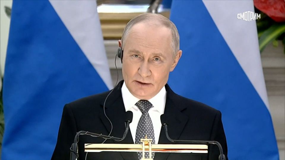 Энергетика, торговля и безвиз для туристических групп: Путин и Моди выступили с совместными заявлениями по итогам российско-индийских переговоров Энергетика, торговля и безвиз для туристических групп: Путин и Моди выступили с совместными заявлениями по итогам российско-индийских переговоров