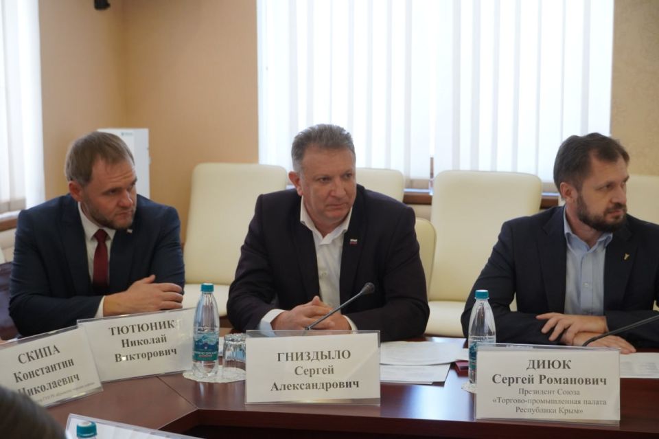 Представители Крыма и Абхазии обсудили вопросы спортивного сотрудничества на совместном заседании Представители Крыма и Абхазии обсудили вопросы спортивного сотрудничества на совместном заседании