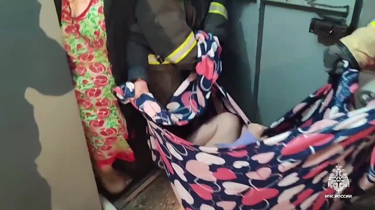 В Феодосии маломобильную женщину спасли сегодня утром на пожаре