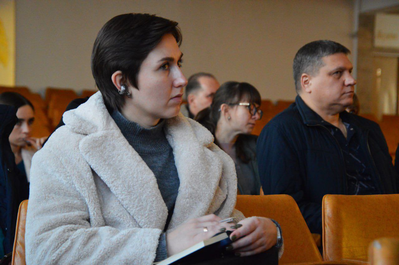 В Министерстве чрезвычайных ситуаций Республики Крым для государственных гражданских служащих проведен семинар на антикоррупционную тематику В Министерстве чрезвычайных ситуаций Республики Крым для государственных гражданских служащих проведен семинар на антикоррупционную тематику