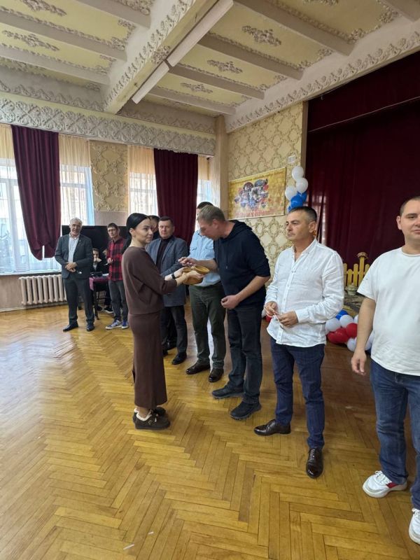 В МБОУ "СОШ №15 им. А. П. Шеплякова" прошёл по-настоящему трогательный и наполненный традициями День Матери-казачки В МБОУ "СОШ №15 им. А. П. Шеплякова" прошёл по-настоящему трогательный и наполненный традициями День Матери-казачки