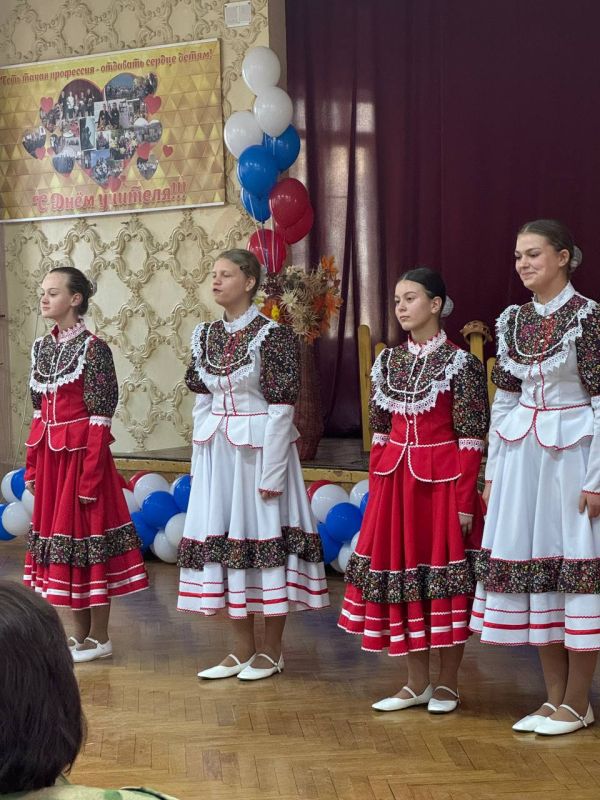 В МБОУ "СОШ №15 им. А. П. Шеплякова" прошёл по-настоящему трогательный и наполненный традициями День Матери-казачки В МБОУ "СОШ №15 им. А. П. Шеплякова" прошёл по-настоящему трогательный и наполненный традициями День Матери-казачки