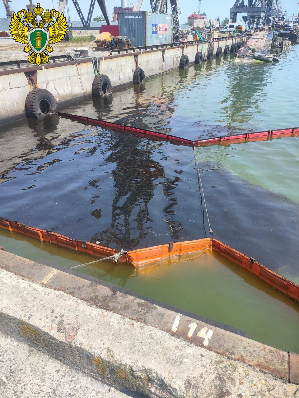 Мариупольской транспортной прокуратурой вскрыты нарушения при подъеме затонувшего земснаряда в акватории морского порта Мариуполь Мариупольской транспортной прокуратурой вскрыты нарушения при подъеме затонувшего земснаряда в акватории морского порта Мариуполь