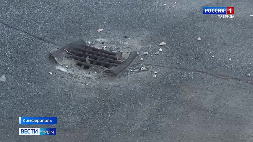 В одной из многоэтажек Симферополя много лет протекает крыша