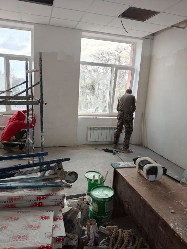 Юрий Гоцанюк: Проинспектировал ход капремонта двух общеобразовательных учреждений в Черноморском районе Юрий Гоцанюк: Проинспектировал ход капремонта двух общеобразовательных учреждений в Черноморском районе