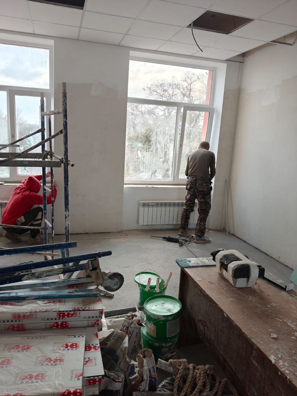 Юрий Гоцанюк: Проинспектировал ход капремонта двух общеобразовательных учреждений в Черноморском районе Юрий Гоцанюк: Проинспектировал ход капремонта двух общеобразовательных учреждений в Черноморском районе