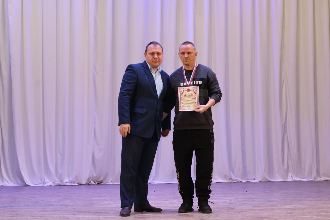 Денис Олейник: Вместе с депутатом Государственного Совета Республики Крым Жанной Хуторенко, председателем районного совета Татьяной Вышинской, прокурором Раздольненского района Вячеславом Черниковым, главой Раздольненского... Денис Олейник: Вместе с депутатом Государственного Совета Республики Крым Жанной Хуторенко, председателем районного совета Татьяной Вышинской, прокурором Раздольненского района Вячеславом Черниковым, главой Раздольненского...