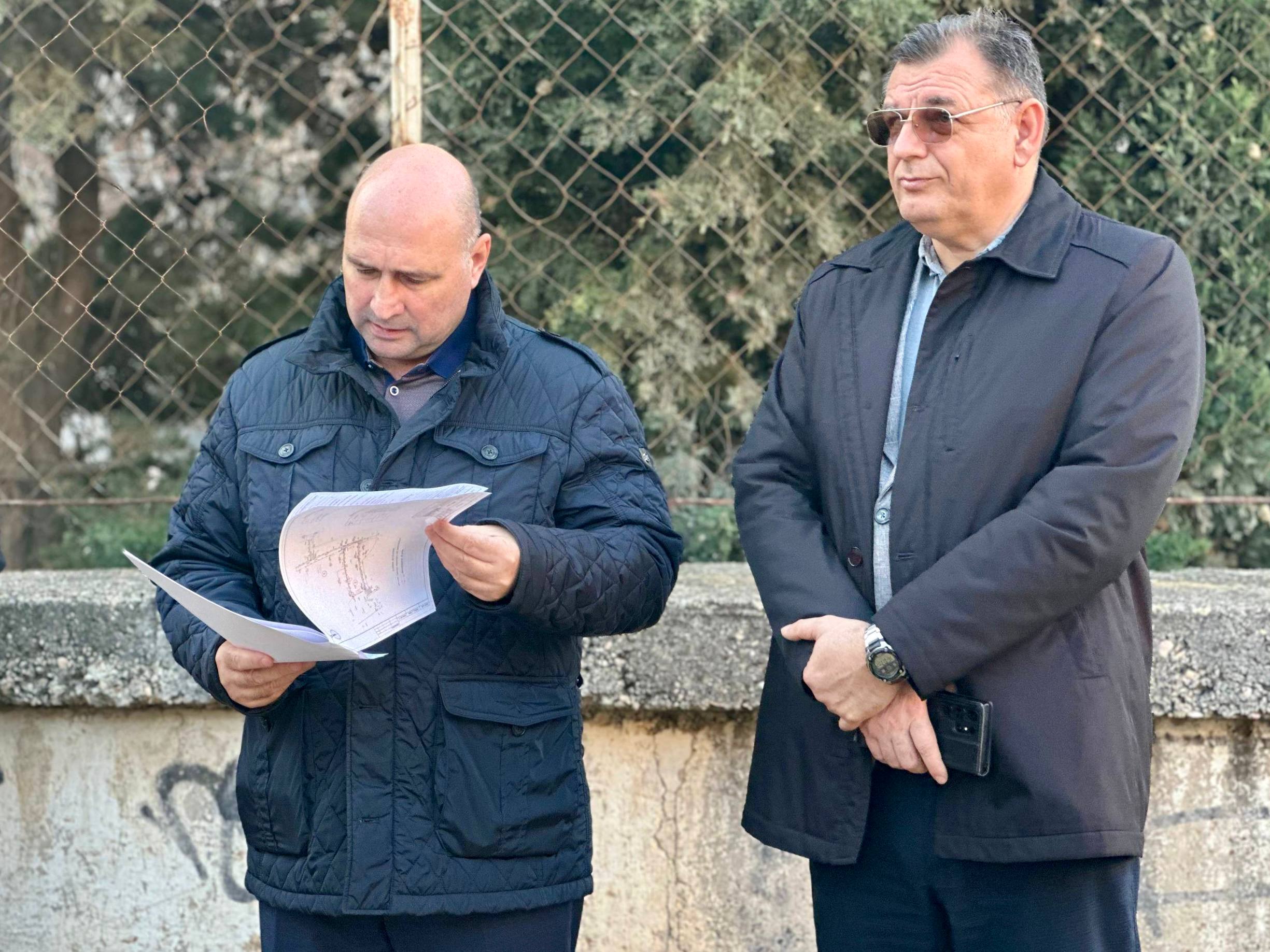 Владимир Немцев: Встретились с жителями домов №19, 19А и 21 по улице Александра Маринеско, чтобы обсудить заключительный этап проектирования новой спортивной площадки, а также комплексный ремонт внутриквартальных дорог и... Владимир Немцев: Встретились с жителями домов №19, 19А и 21 по улице Александра Маринеско, чтобы обсудить заключительный этап проектирования новой спортивной площадки, а также комплексный ремонт внутриквартальных дорог и...