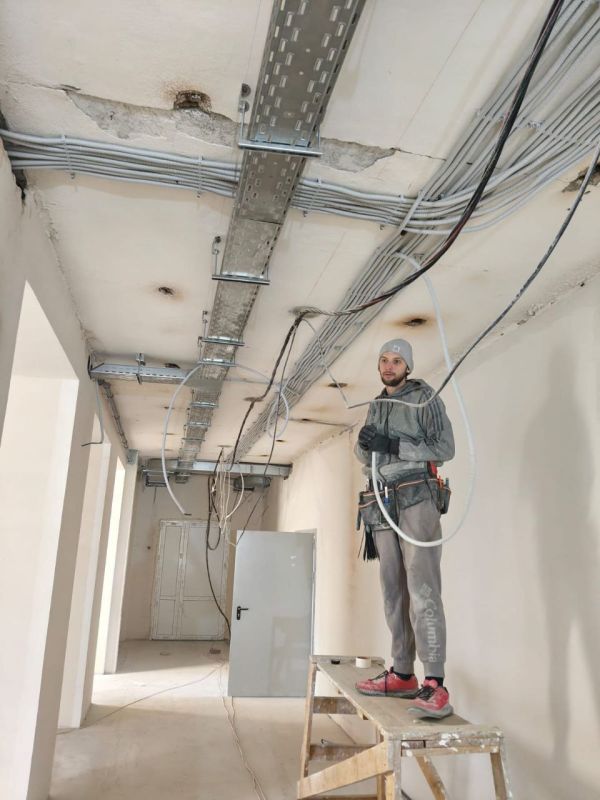 Юрий Гоцанюк: Проинспектировал ход капремонта двух общеобразовательных учреждений в Черноморском районе Юрий Гоцанюк: Проинспектировал ход капремонта двух общеобразовательных учреждений в Черноморском районе