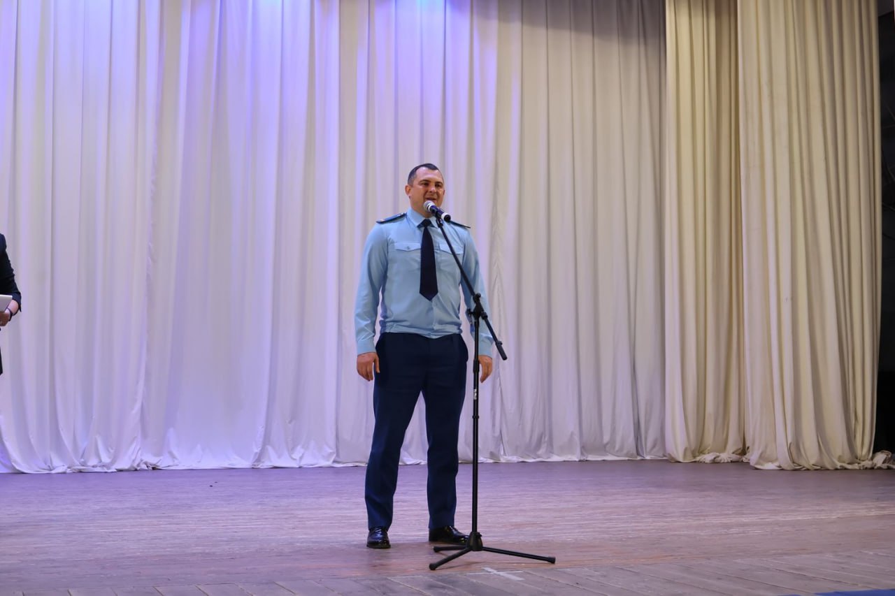 Сегодня в нашем районе прошло яркое и душевное событие — праздничный концерт «Вместе к Победе!», посвящённый Дню добровольца и Дню Героев Отечества Сегодня в нашем районе прошло яркое и душевное событие — праздничный концерт «Вместе к Победе!», посвящённый Дню добровольца и Дню Героев Отечества